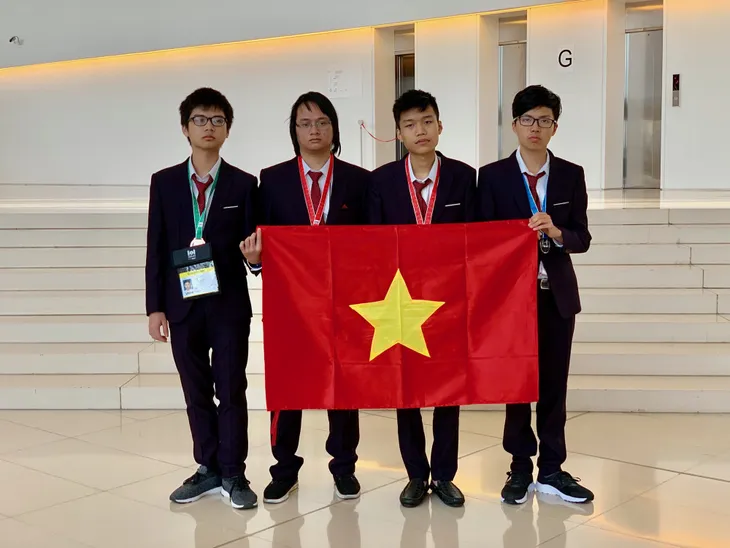 4 thí sinh thi Olympic Tin học quốc tế giành 2 HCV, 1 HCB, 1 HCĐ - Ảnh 1. 4 thí sinh thi Olympic Tin học quốc tế giành 2 HCV, 1 HCB, 1 HCĐ - Ảnh 1.