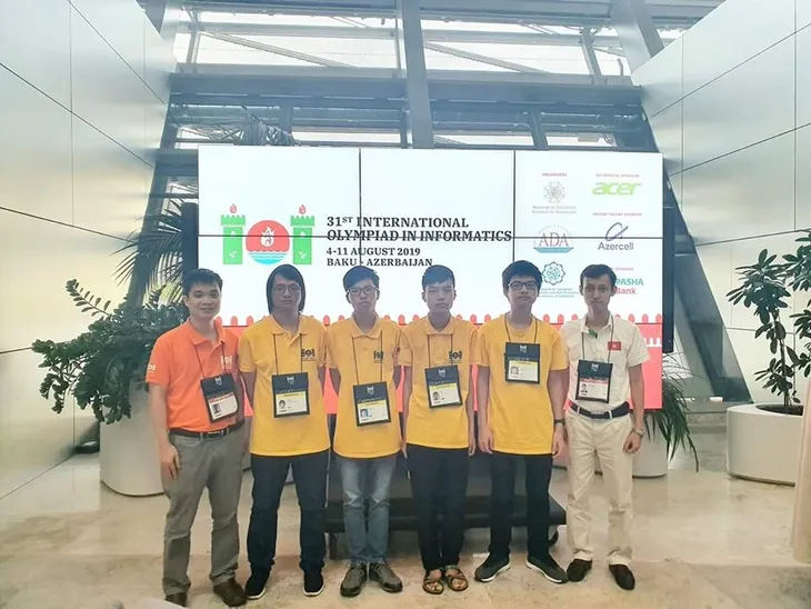 4 thí sinh thi Olympic Tin học quốc tế giành 2 HCV, 1 HCB, 1 HCĐ - Ảnh 4. 4 thí sinh thi Olympic Tin học quốc tế giành 2 HCV, 1 HCB, 1 HCĐ - Ảnh 4.