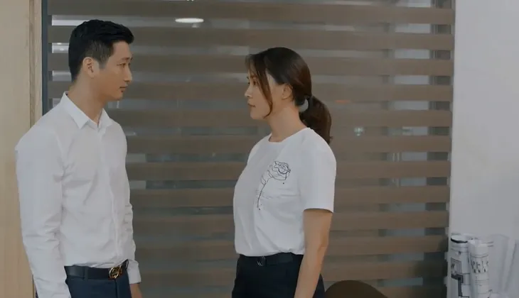 Hoa hồng trên ngực trái: Muốn đến công ty chồng làm để thoát cảnh ăn bám, Khuê (Hồng Diễm) lại bị đuổi khéo - Ảnh 1. Hoa hồng trên ngực trái: Muốn đến công ty chồng làm để thoát cảnh ăn bám, Khuê (Hồng Diễm) lại bị đuổi khéo - Ảnh 1.