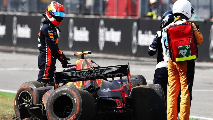 Đua xe F1: Alexander Albon thay thế Pierre Gasly tại Red Bull kể từ GP Bỉ - Ảnh 1. Đua xe F1: Alexander Albon thay thế Pierre Gasly tại Red Bull kể từ GP Bỉ - Ảnh 1.