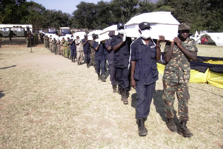 Tanzania để quốc tang 3 ngày tưởng niệm các nạn nhân vụ nổ xe chở dầu - Ảnh 2. Tanzania để quốc tang 3 ngày tưởng niệm các nạn nhân vụ nổ xe chở dầu - Ảnh 2.