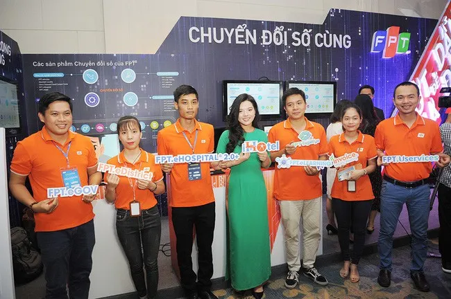 Những giải pháp chuyển đổi số FPT mang đến ICT Summit 2019 - Ảnh 1. Những giải pháp chuyển đổi số FPT mang đến ICT Summit 2019 - Ảnh 1.