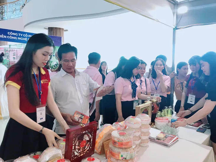 Khai mạc chuỗi hoạt động Trình diễn, kết nối cung cầu công nghệ lĩnh vực nông, lâm, thủy sản 2019 - Ảnh 4. Khai mạc chuỗi hoạt động Trình diễn, kết nối cung cầu công nghệ lĩnh vực nông, lâm, thủy sản 2019 - Ảnh 4.