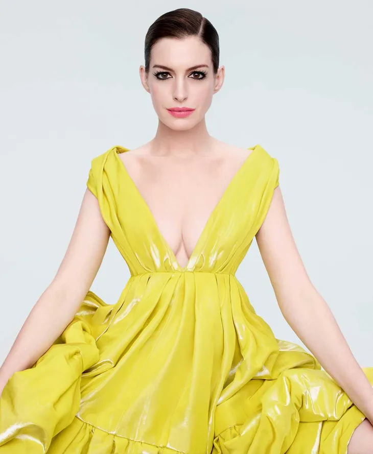 Anne Hathaway – Vừa dịu dàng vừa khiêu khích - Ảnh 2. Anne Hathaway – Vừa dịu dàng vừa khiêu khích - Ảnh 2.