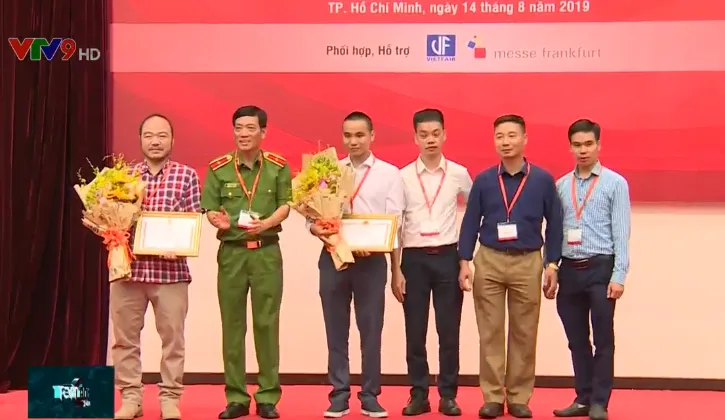 Trao giải thưởng sáng tạo khoa học công nghệ PCCC năm 2019 - Ảnh 1. Trao giải thưởng sáng tạo khoa học công nghệ PCCC năm 2019 - Ảnh 1.