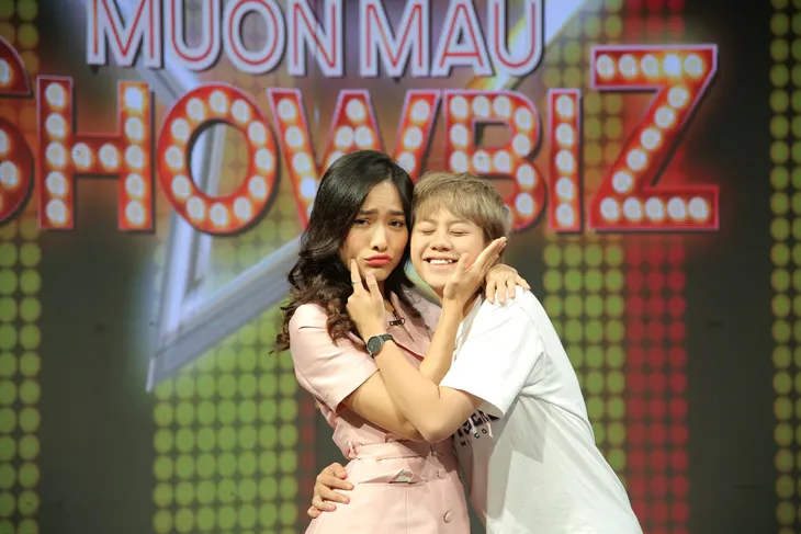 Tomboyloichoi Bảo Hân cực nhí nhố trong trường quay Muôn màu showbiz - Ảnh 7. Tomboyloichoi Bảo Hân cực nhí nhố trong trường quay Muôn màu showbiz - Ảnh 7.