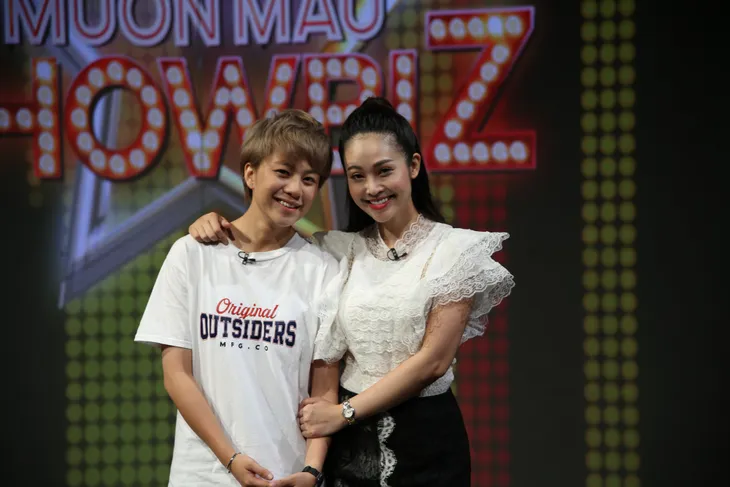 Tomboyloichoi Bảo Hân cực nhí nhố trong trường quay Muôn màu showbiz - Ảnh 6. Tomboyloichoi Bảo Hân cực nhí nhố trong trường quay Muôn màu showbiz - Ảnh 6.