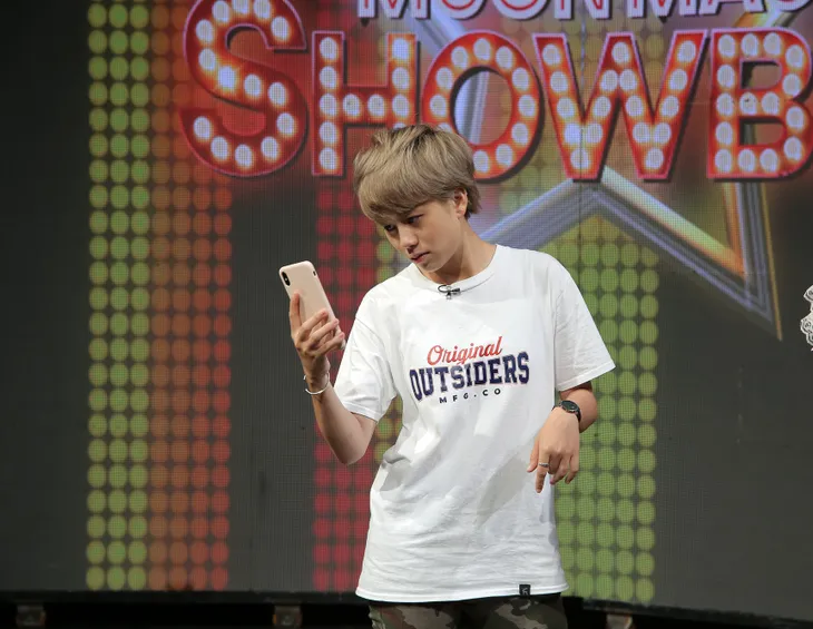 Tomboyloichoi Bảo Hân cực nhí nhố trong trường quay Muôn màu showbiz - Ảnh 3. Tomboyloichoi Bảo Hân cực nhí nhố trong trường quay Muôn màu showbiz - Ảnh 3.
