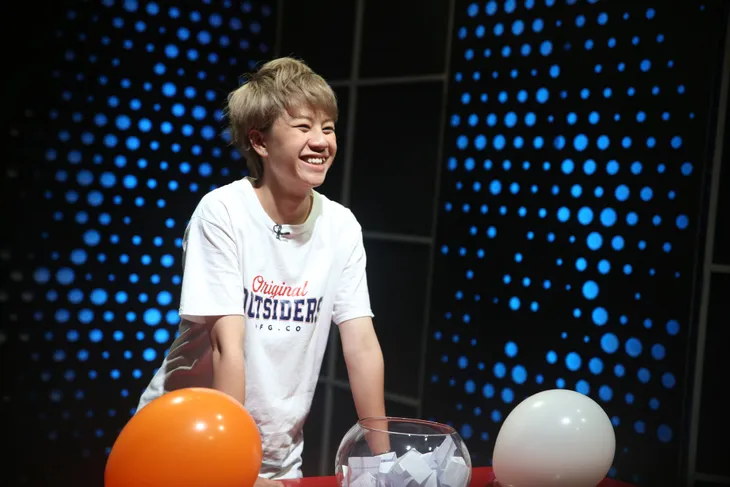 Tomboyloichoi Bảo Hân cực nhí nhố trong trường quay Muôn màu showbiz - Ảnh 2. Tomboyloichoi Bảo Hân cực nhí nhố trong trường quay Muôn màu showbiz - Ảnh 2.
