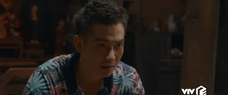 Hoa hồng trên ngực trái - Tập 3: Trà (Lương Thanh) làm tiểu tam quyến rũ Thái, thầy bói Thông (NSƯT Công Lý) cũng là đạo diễn vở kịch này? - Ảnh 16. Hoa hồng trên ngực trái - Tập 3: Trà (Lương Thanh) làm tiểu tam quyến rũ Thái, thầy bói Thông (NSƯT Công Lý) cũng là đạo diễn vở kịch này? - Ảnh 16.
