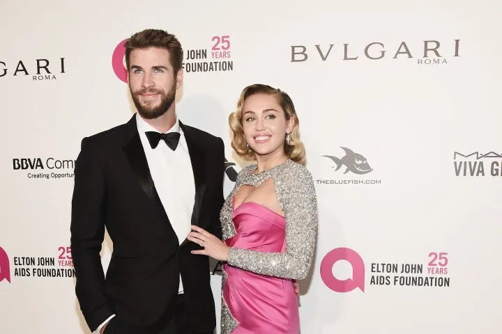 Miley Cyrus tung ca khúc mới, trải lòng về mối tình tan vỡ - Ảnh 1. Miley Cyrus tung ca khúc mới, trải lòng về mối tình tan vỡ - Ảnh 1.