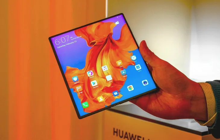 Điện thoại gập Huawei Mate X có thể lại lỡ hẹn phát hành vào tháng 9 - Ảnh 1. Điện thoại gập Huawei Mate X có thể lại lỡ hẹn phát hành vào tháng 9 - Ảnh 1.