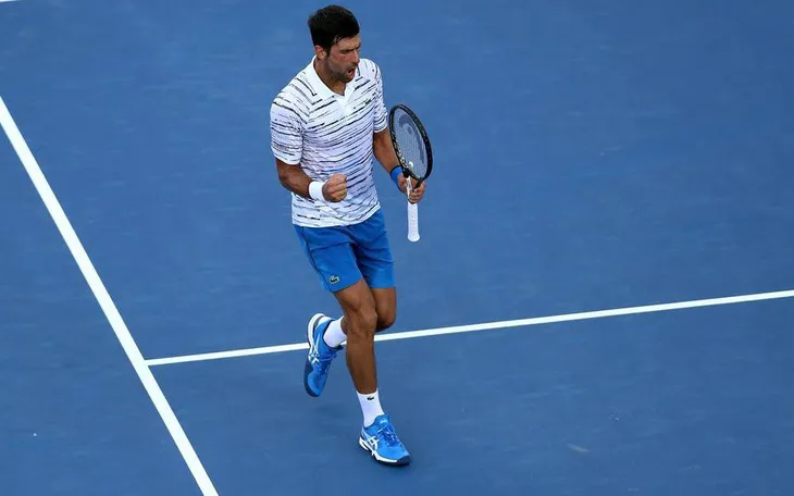 Novak Djokovic 2-0 (7/6, 6/1) Lucas Pouille: Kịch bản trái ngược! - Ảnh 1. Novak Djokovic 2-0 (7/6, 6/1) Lucas Pouille: Kịch bản trái ngược! - Ảnh 1.