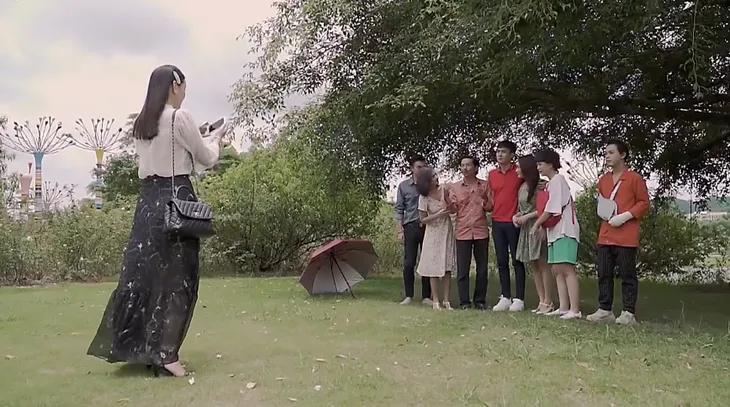 Về nhà đi con ngoại truyện - Tập cuối: Trang nhờ Huệ chụp ảnh gia đình với Quốc và Bảo, bố Sơn cao tay đáp lại bằng cách này - Ảnh 6. Về nhà đi con ngoại truyện - Tập cuối: Trang nhờ Huệ chụp ảnh gia đình với Quốc và Bảo, bố Sơn cao tay đáp lại bằng cách này - Ảnh 6.