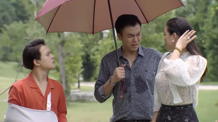 Về nhà đi con ngoại truyện - Tập cuối: Trang nhờ Huệ chụp ảnh gia đình với Quốc và Bảo, bố Sơn cao tay đáp lại bằng cách này - Ảnh 3. Về nhà đi con ngoại truyện - Tập cuối: Trang nhờ Huệ chụp ảnh gia đình với Quốc và Bảo, bố Sơn cao tay đáp lại bằng cách này - Ảnh 3.