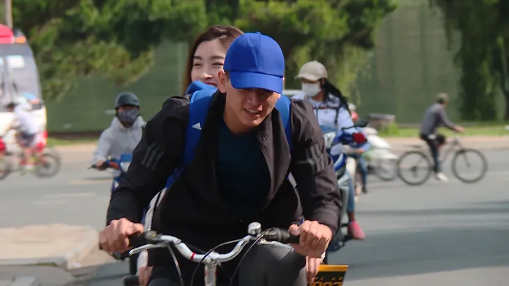 Sau khi bị ném đá, Hoa hậu Đỗ Mỹ Linh lần đầu đu dây vượt rào ở Cuộc đua kỳ thú 2019 - Ảnh 2. Sau khi bị ném đá, Hoa hậu Đỗ Mỹ Linh lần đầu đu dây vượt rào ở Cuộc đua kỳ thú 2019 - Ảnh 2.