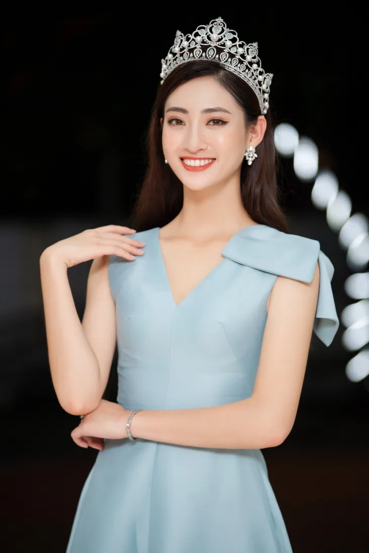 Hoa hậu Lương Thùy Linh hạnh phúc bên gia đình khi trở về Cao Bằng - Ảnh 9. Hoa hậu Lương Thùy Linh hạnh phúc bên gia đình khi trở về Cao Bằng - Ảnh 9.
