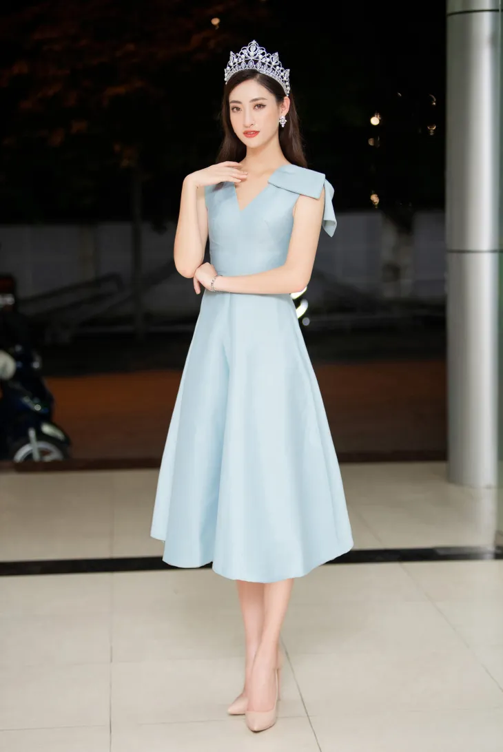 Hoa hậu Lương Thùy Linh hạnh phúc bên gia đình khi trở về Cao Bằng - Ảnh 11. Hoa hậu Lương Thùy Linh hạnh phúc bên gia đình khi trở về Cao Bằng - Ảnh 11.
