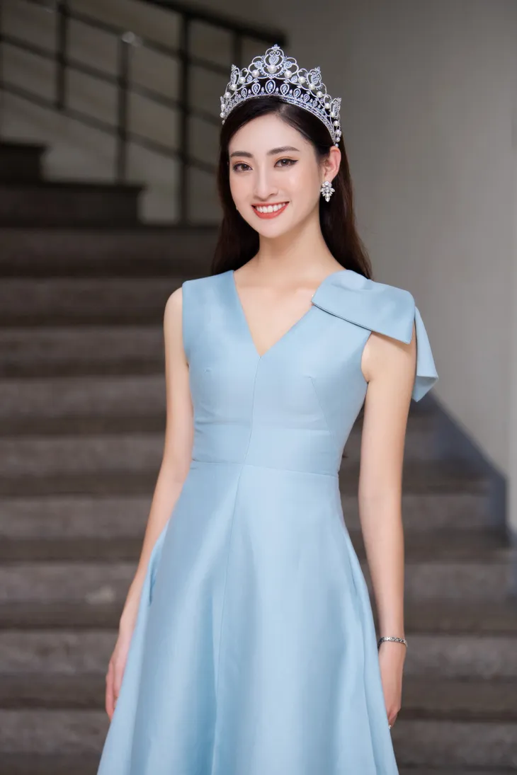Hoa hậu Lương Thùy Linh hạnh phúc bên gia đình khi trở về Cao Bằng - Ảnh 10. Hoa hậu Lương Thùy Linh hạnh phúc bên gia đình khi trở về Cao Bằng - Ảnh 10.