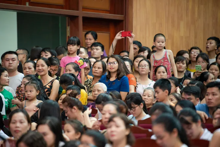 Hoa hậu Lương Thùy Linh hạnh phúc bên gia đình khi trở về Cao Bằng - Ảnh 4. Hoa hậu Lương Thùy Linh hạnh phúc bên gia đình khi trở về Cao Bằng - Ảnh 4.