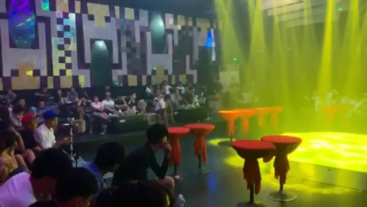 Bình Dương: Phát hiện hàng trăm đối tượng sử dụng ma túy trái phép trong quán bar - Ảnh 1. Bình Dương: Phát hiện hàng trăm đối tượng sử dụng ma túy trái phép trong quán bar - Ảnh 1.