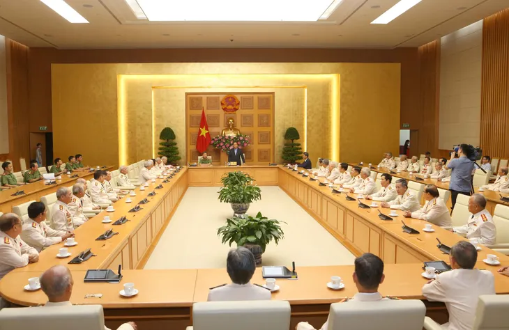 Thủ tướng Nguyễn Xuân Phúc gặp mặt Đoàn cán bộ công an chi viện cho chiến trường miền Nam - Ảnh 1. Thủ tướng Nguyễn Xuân Phúc gặp mặt Đoàn cán bộ công an chi viện cho chiến trường miền Nam - Ảnh 1.