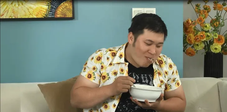 Gia đình 4.0: Cô Ế dù ế nhưng vẫn phũ phàng từ chối màn tỏ tình của anh đạo diễn - Ảnh 4. Gia đình 4.0: Cô Ế dù ế nhưng vẫn phũ phàng từ chối màn tỏ tình của anh đạo diễn - Ảnh 4.