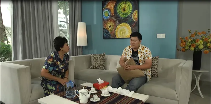 Gia đình 4.0: Cô Ế dù ế nhưng vẫn phũ phàng từ chối màn tỏ tình của anh đạo diễn - Ảnh 3. Gia đình 4.0: Cô Ế dù ế nhưng vẫn phũ phàng từ chối màn tỏ tình của anh đạo diễn - Ảnh 3.