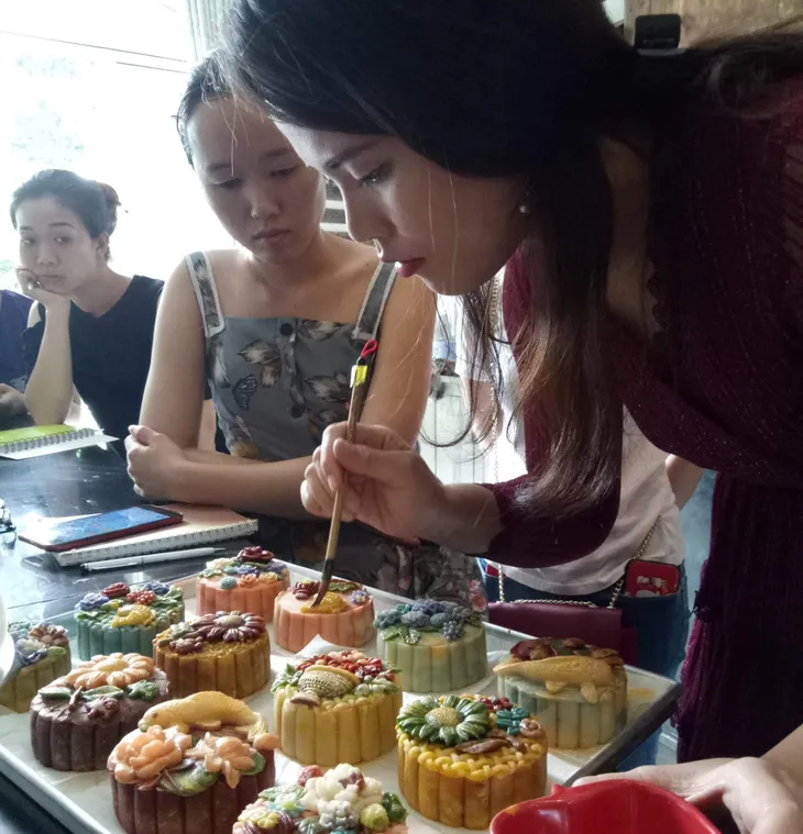 Nở rộ phong trào học làm bánh Trung thu hiện đại handmade - Ảnh 2. Nở rộ phong trào học làm bánh Trung thu hiện đại handmade - Ảnh 2.