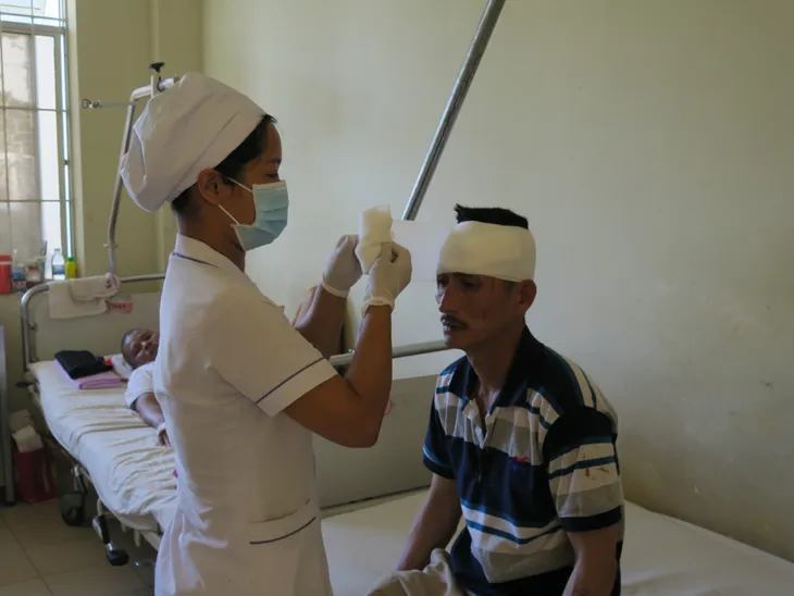 Tai nạn kinh hoàng tại Khánh Hòa: 2 người bị chấn thương rất nặng - Ảnh 3. Tai nạn kinh hoàng tại Khánh Hòa: 2 người bị chấn thương rất nặng - Ảnh 3.