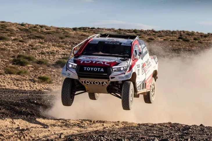 Fernando Alonso tập dượt chuẩn bị cho Dakar 2020 - Ảnh 1. Fernando Alonso tập dượt chuẩn bị cho Dakar 2020 - Ảnh 1.