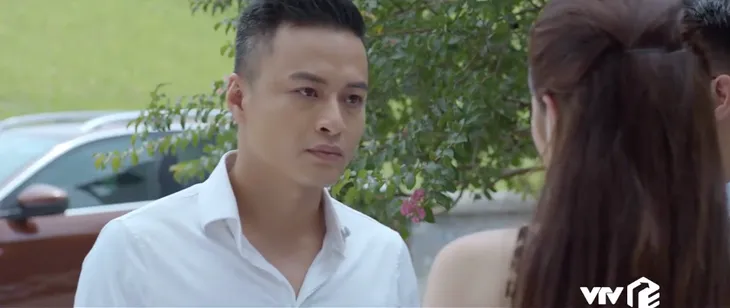 Hoa hồng trên ngực trái: Chưa hết cay cú vì bị cắm sừng, Bảo (Hồng Đăng) lại chịu đòn oan từ Khuê (Hồng Diễm) - Ảnh 3. Hoa hồng trên ngực trái: Chưa hết cay cú vì bị cắm sừng, Bảo (Hồng Đăng) lại chịu đòn oan từ Khuê (Hồng Diễm) - Ảnh 3.