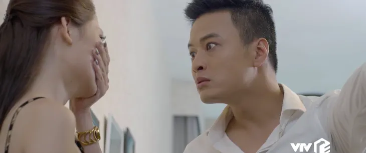Hoa hồng trên ngực trái: Chưa hết cay cú vì bị cắm sừng, Bảo (Hồng Đăng) lại chịu đòn oan từ Khuê (Hồng Diễm) - Ảnh 7. Hoa hồng trên ngực trái: Chưa hết cay cú vì bị cắm sừng, Bảo (Hồng Đăng) lại chịu đòn oan từ Khuê (Hồng Diễm) - Ảnh 7.