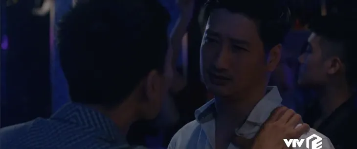 Hoa hồng trên ngực trái - Tập 5: Thái (Ngọc Quỳnh) vừa cắn câu, Trà (Lương Thanh) đã lên giường với tình cũ - Ảnh 12. Hoa hồng trên ngực trái - Tập 5: Thái (Ngọc Quỳnh) vừa cắn câu, Trà (Lương Thanh) đã lên giường với tình cũ - Ảnh 12.