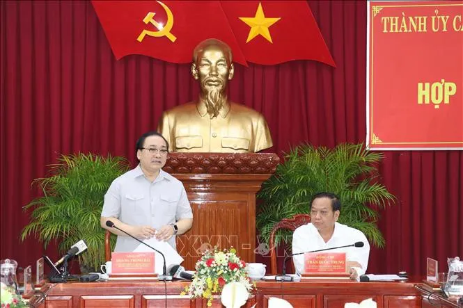 Hà Nội - Cần Thơ tăng cường hỗ trợ lẫn nhau để cùng phát triển - Ảnh 1. Hà Nội - Cần Thơ tăng cường hỗ trợ lẫn nhau để cùng phát triển - Ảnh 1.
