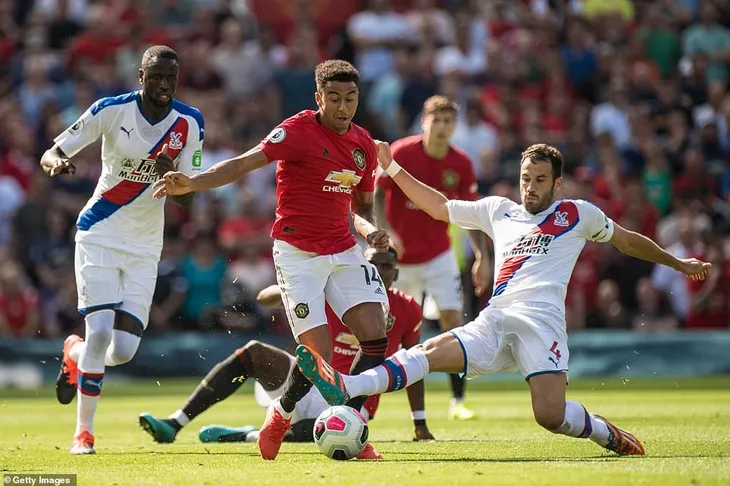 Manchester United 1-2 Crystal Palace: Rashford đá trượt penalty, Man Utd thua sốc trên sân nhà - Ảnh 1. Manchester United 1-2 Crystal Palace: Rashford đá trượt penalty, Man Utd thua sốc trên sân nhà - Ảnh 1.