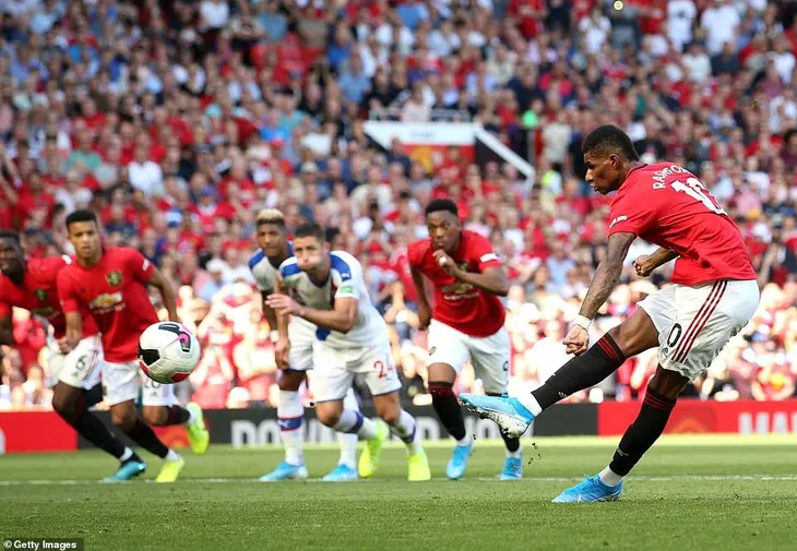 Manchester United 1-2 Crystal Palace: Rashford đá trượt penalty, Man Utd thua sốc trên sân nhà - Ảnh 3. Manchester United 1-2 Crystal Palace: Rashford đá trượt penalty, Man Utd thua sốc trên sân nhà - Ảnh 3.