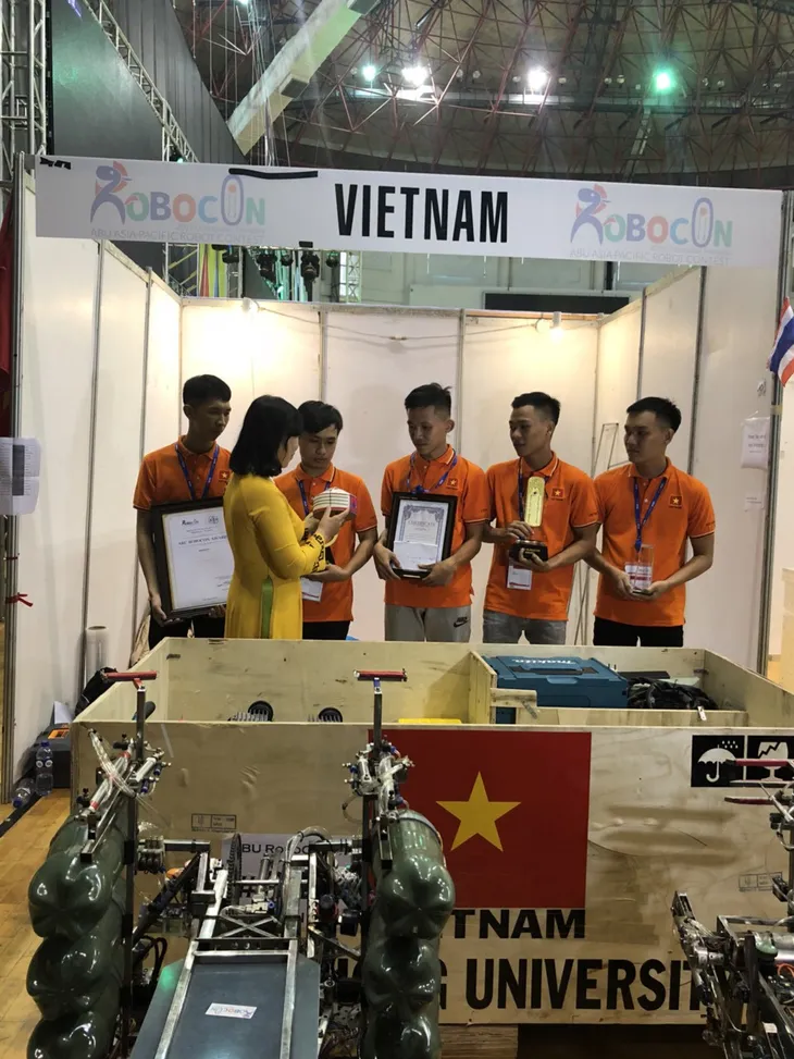 Đội tuyển Việt Nam dừng chân tại Bán kết ABU Robocon 2019 - Ảnh 12. Đội tuyển Việt Nam dừng chân tại Bán kết ABU Robocon 2019 - Ảnh 12.