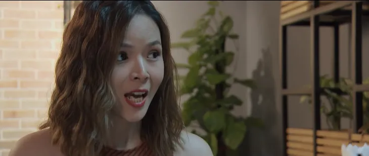 Những nhân viên gương mẫu - Tập 9: Nguyệt (Diễm Hương) thảo mai xuất chiêu nịnh hai bà vợ của sếp cười tít mắt - Ảnh 2. Những nhân viên gương mẫu - Tập 9: Nguyệt (Diễm Hương) thảo mai xuất chiêu nịnh hai bà vợ của sếp cười tít mắt - Ảnh 2.