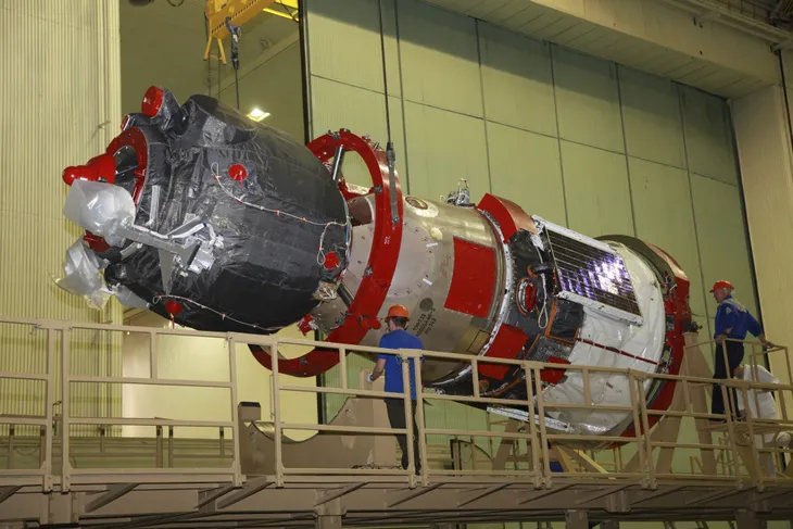 Robot Nga lần đầu đặt chân lên ISS - Ảnh 1. Robot Nga lần đầu đặt chân lên ISS - Ảnh 1.