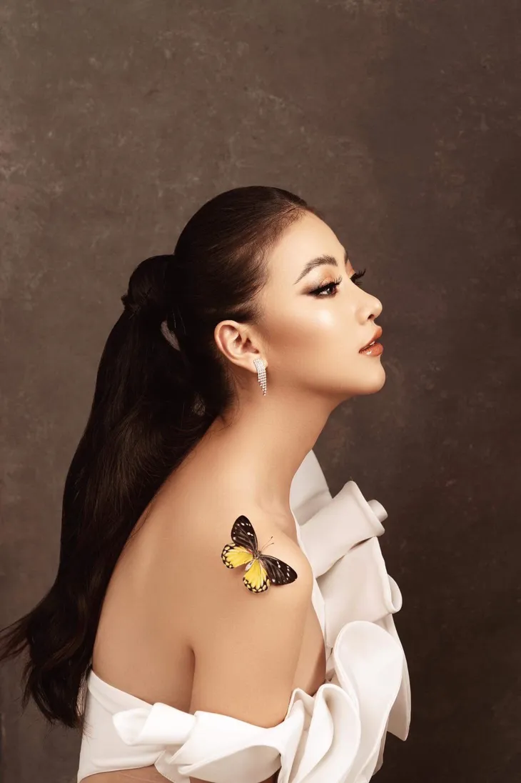 Phương Khánh diện thiết kế độc lạ làm Giám khảo Miss Earth Colombia 2019 - Ảnh 7. Phương Khánh diện thiết kế độc lạ làm Giám khảo Miss Earth Colombia 2019 - Ảnh 7.