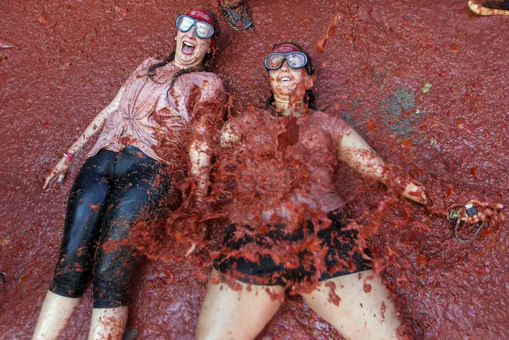 Biển cà chua đỏ rực rại lễ hội La Tomatina - Ảnh 10. Biển cà chua đỏ rực rại lễ hội La Tomatina - Ảnh 10.