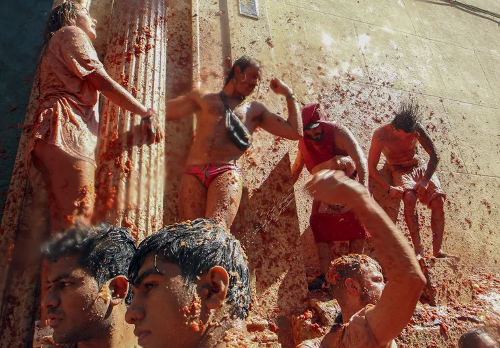 Biển cà chua đỏ rực rại lễ hội La Tomatina - Ảnh 11. Biển cà chua đỏ rực rại lễ hội La Tomatina - Ảnh 11.