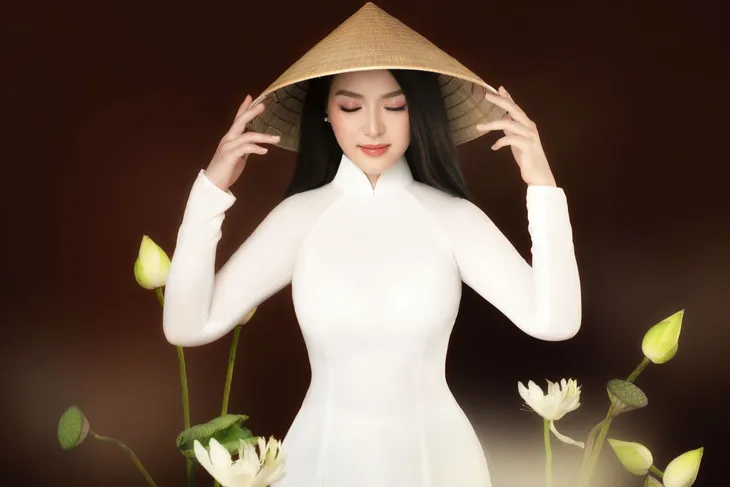 Sao mai Đinh Trang: Hát đợi anh về chở ước mơ 10 năm ca hát - Ảnh 1. Sao mai Đinh Trang: Hát đợi anh về chở ước mơ 10 năm ca hát - Ảnh 1.