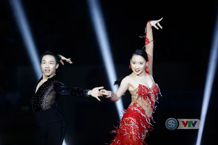 Ảnh: Những khoảnh khắc ấn tượng trong Lễ khai mạc Giải bóng chuyền nữ Quốc tế VTV Cup Tôn Hoa Sen 2019 - Ảnh 4. Ảnh: Những khoảnh khắc ấn tượng trong Lễ khai mạc Giải bóng chuyền nữ Quốc tế VTV Cup Tôn Hoa Sen 2019 - Ảnh 4.