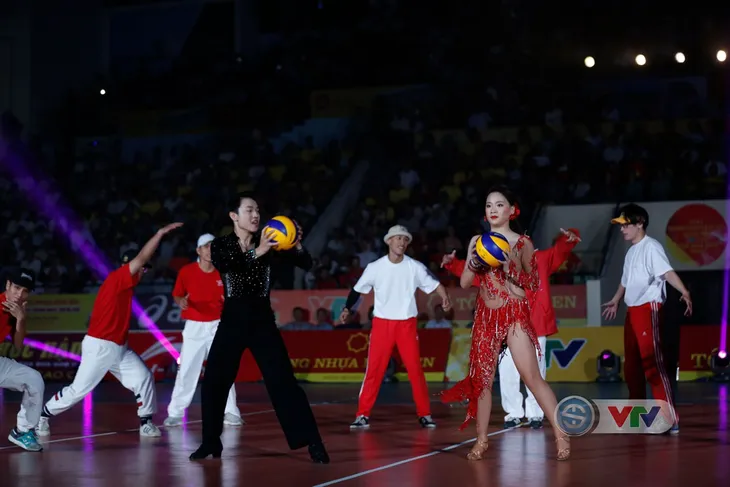 Ảnh: Những khoảnh khắc ấn tượng trong Lễ khai mạc Giải bóng chuyền nữ Quốc tế VTV Cup Tôn Hoa Sen 2019 - Ảnh 2. Ảnh: Những khoảnh khắc ấn tượng trong Lễ khai mạc Giải bóng chuyền nữ Quốc tế VTV Cup Tôn Hoa Sen 2019 - Ảnh 2.