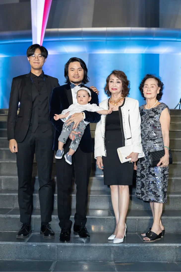 Dàn sao đổ bộ thảm đỏ hoành tráng của Chung kết Hoa hậu thế giới Việt Nam 2019 - Ảnh 10. Dàn sao đổ bộ thảm đỏ hoành tráng của Chung kết Hoa hậu thế giới Việt Nam 2019 - Ảnh 10.