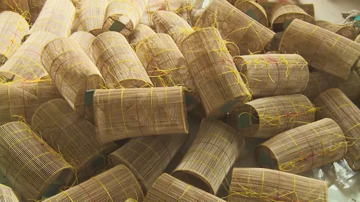 Vắng tiếng chẻ tre giữa làng làm lọp - Ảnh 1. Vắng tiếng chẻ tre giữa làng làm lọp - Ảnh 1.