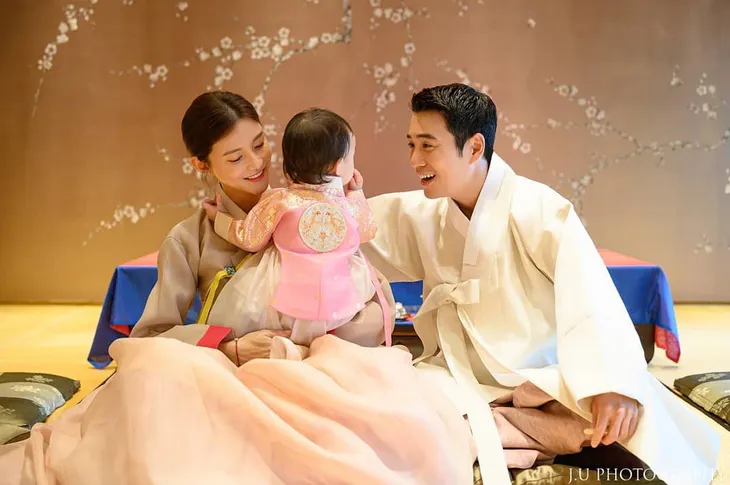 Tiết lộ ảnh gia đình hạnh phúc nhưng con gái Cha Ye Ryun và Joo Sang Wook vẫn chưa lộ diện - Ảnh 6. Tiết lộ ảnh gia đình hạnh phúc nhưng con gái Cha Ye Ryun và Joo Sang Wook vẫn chưa lộ diện - Ảnh 6.