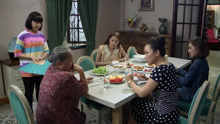 Đánh cắp giấc mơ - Tập 26: Nấu bữa cơm đầu ở nhà chồng, Khánh Quỳnh mất điểm vì chị dâu ngấm ngầm hãm hại - Ảnh 3. Đánh cắp giấc mơ - Tập 26: Nấu bữa cơm đầu ở nhà chồng, Khánh Quỳnh mất điểm vì chị dâu ngấm ngầm hãm hại - Ảnh 3.